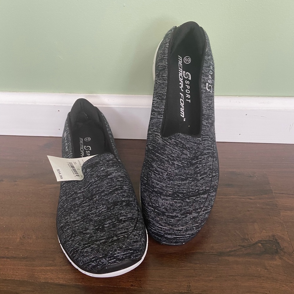 Slip on sneakers